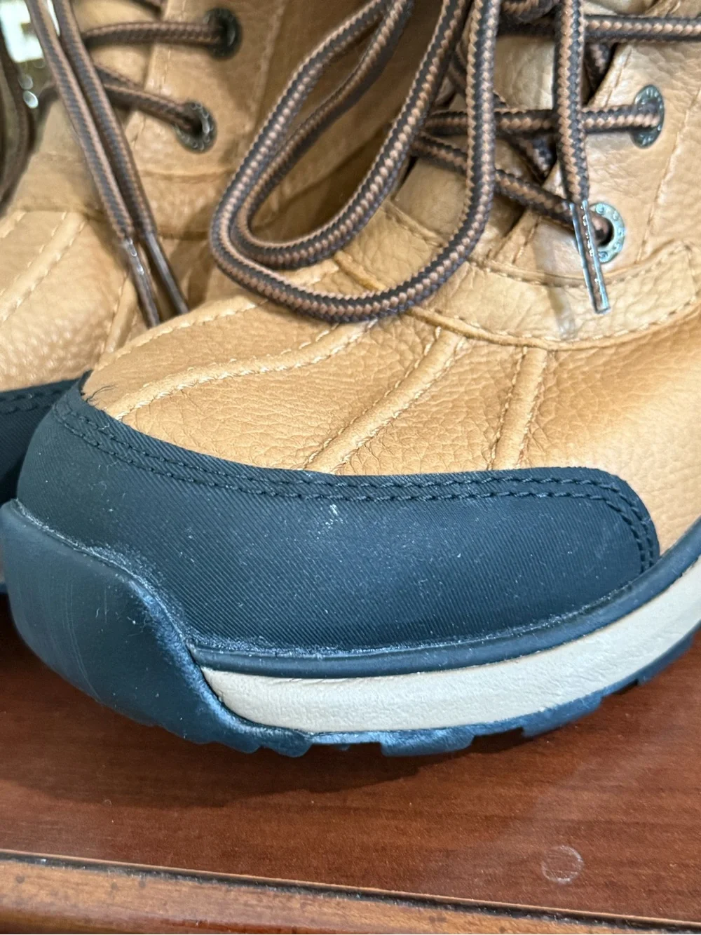 New UGG  Women's Adirondack III Waterproof Boots size 7